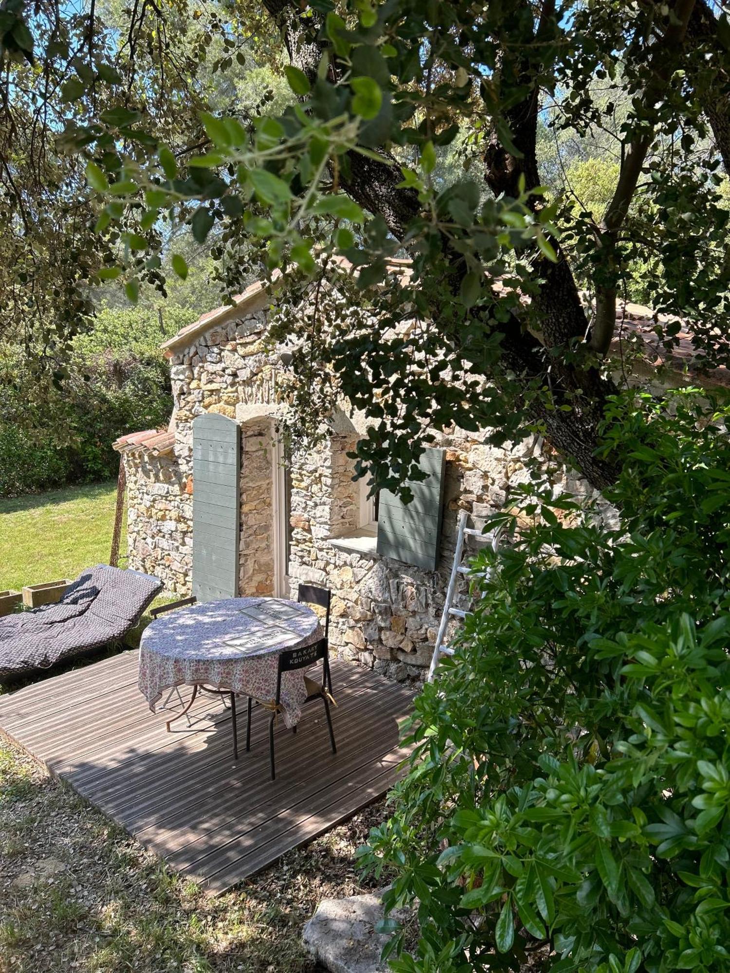 Les Cabanons Sainte Victoire Ξενοδοχείο Δωμάτιο φωτογραφία